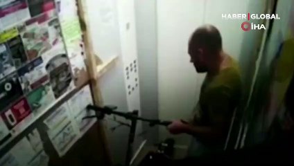 Asansörde korkunç olay! Scooter bomba gibi böyle patladı