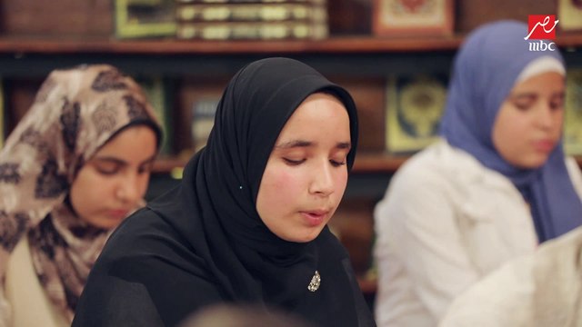 سارة تستهل تلاوتها بسورة النساء بعد ختام سورة آل عمران