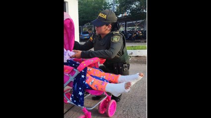 ¡Reprochable! Mujer fingió una lesión de su hija para explotarla y pedir dinero