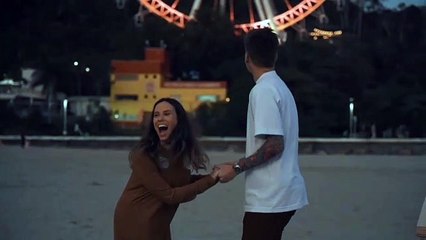 Vídeo mostra chá de revelação na roda-gigante de Balneário Camboriú