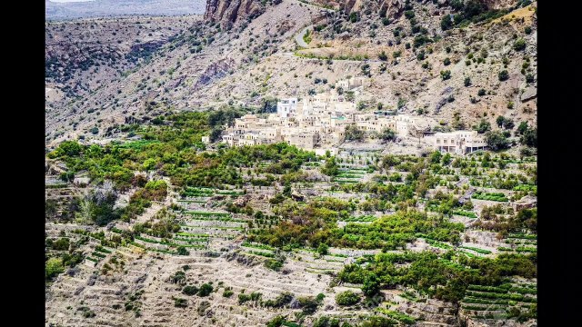 एक ऐसा अनोखा गांव जहां कभी बारिश नही होती , A village where it never rains, तस्वीरें कर देंगी हैरान ,