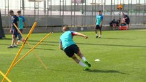 Segundo entrenamiento de la semana para los disponibles del Barça