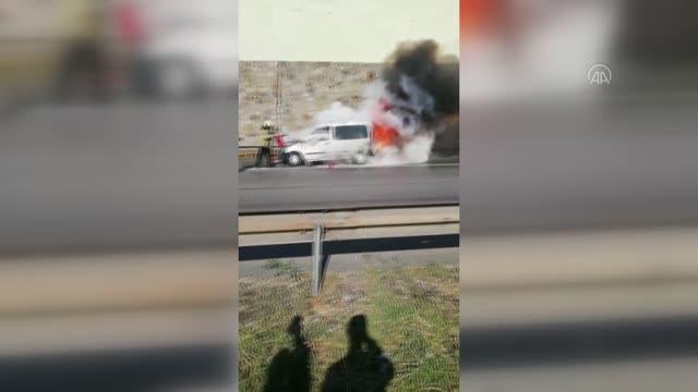 Pendik'te seyir halindeyken yanan araçta hasar oluştu