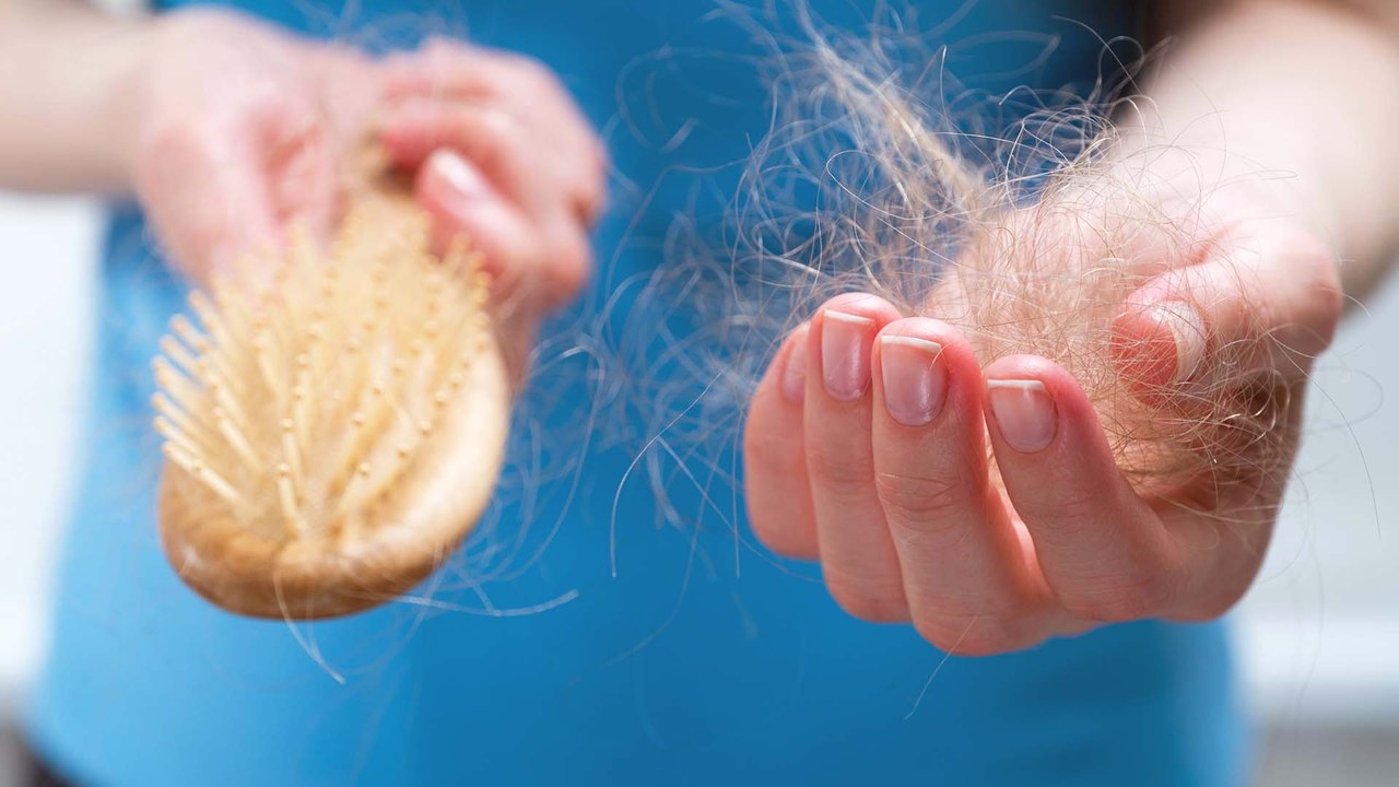 Haarausfall nach Corona-Infektion? Das kannst du tun!