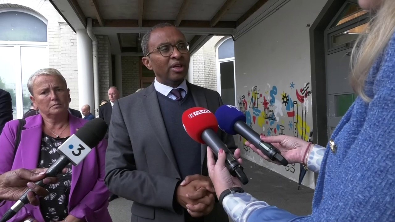 Pap Ndiaye: "Nous sommes attentifs à toutes manifestations et signes qui portent atteinte à la laïcité à l'école"