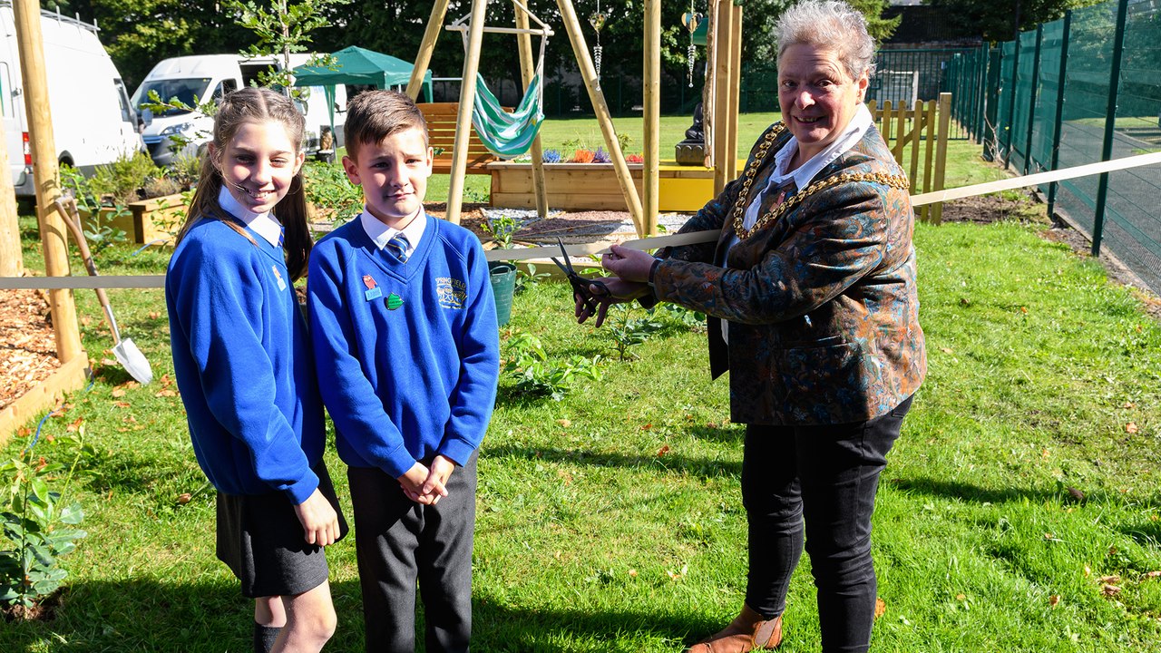Mayor of Burnley officially opens new forest school at Springfield