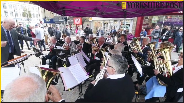 Film stars gather in Barnsley to honour Kes actor Brian Glover on anniversary of his death