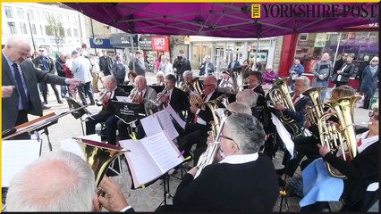 Film stars gather in Barnsley to honour Kes actor Brian Glover on anniversary of his death