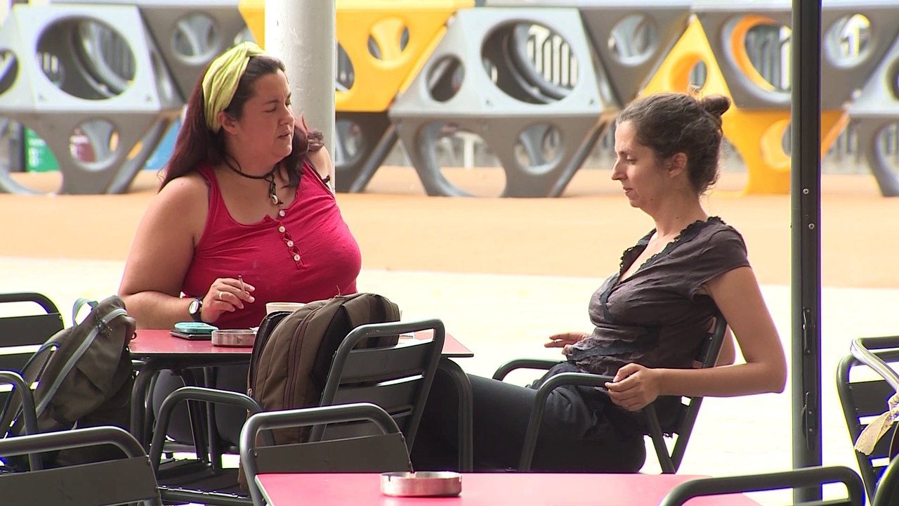 Restauradores, en contra de la propuesta de no fumar en terrazas en Cataluña