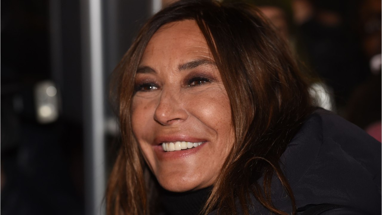 “Je me suis fait défoncer ma porte” : Zazie obl...