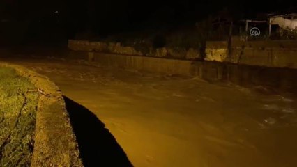 ZONGULDAK - Sağanak nedeniyle Ilıksu Deresi taştı