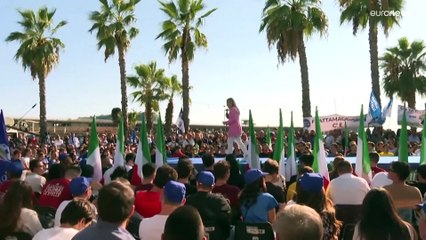 La coalición conservadora en Italia cierra la campaña electoral como la favorita en las encuestas