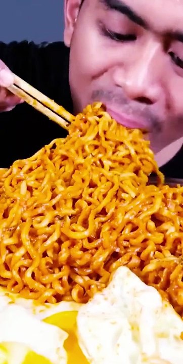 MUKBANG SAMYANG CHEESE SUPER CREAMY MELELEH DI LIDAH‼️