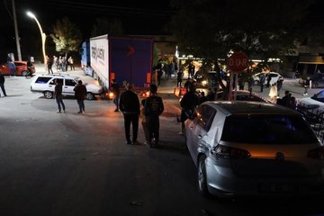 Arızalanan tır caddeye daldı, ortalık savaş alanına döndü