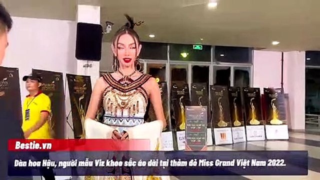 Dàn hoa Hậu, người mẫu Viz hội tụ khoe sắc áo dài trên thảm đỏ