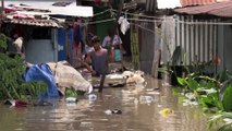 بدون تعليق: الإعصار نورو يتسبب في وقوع فيضانات في الفلبين