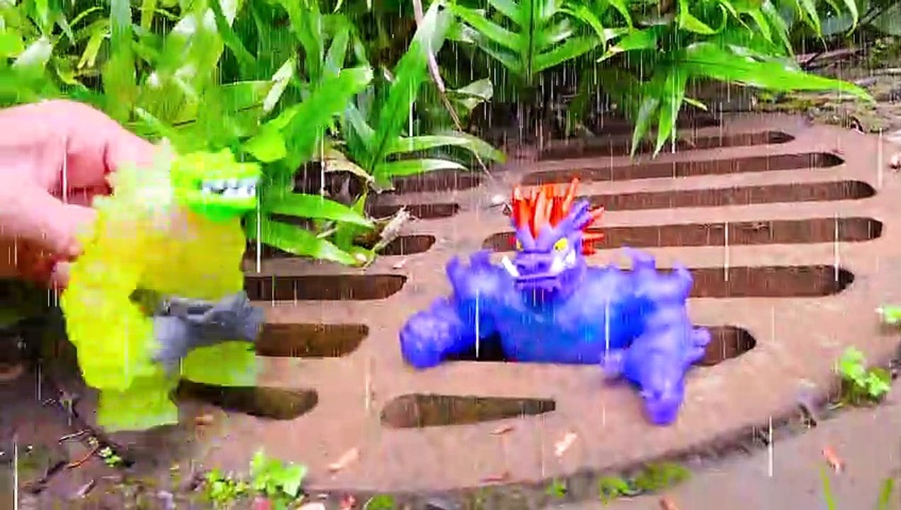 Vlad and Niki play with Heroes of Goo Jit Zu Toys