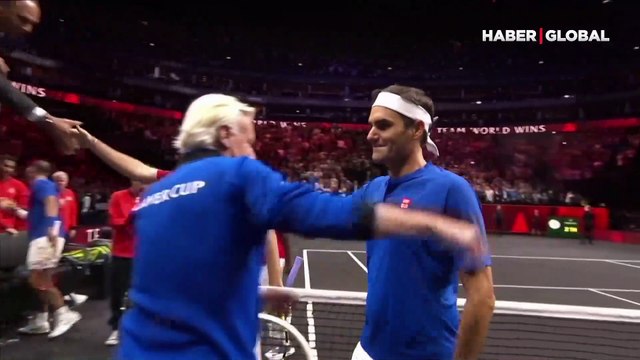 Federer hem ağladı, hem ağlattı! İşte maç sonu yaşanan duygusal anlar