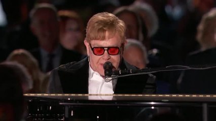 Biden concede a Elton John la Medalla Nacional de Humanidades