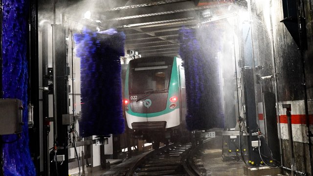 Et voici la machine à laver... pour le métro parisien