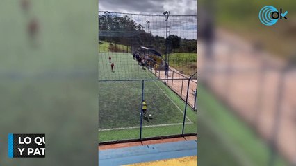 Lo que nunca debe hacer un niño: sombrerito y patada salvaje