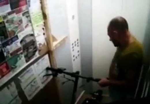 Elektrikli scooter bomba gibi patladı