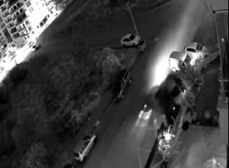 Park halindeki 6 araca çarpıp, kaçtı