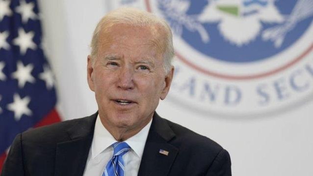 Biden'ın sözleri şok etkisi yarattı! 'Dostluğumuz eskilere dayanıyor' dediği kadını işaret ederek ''O 12, ben 30 yaşındaydım, neyse'' dedi