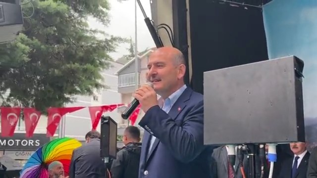 Soylu’nun mitinginde gökkuşağı renkli şemsiye kapattırıldı
