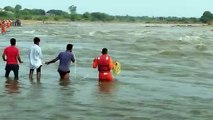 टीम ने 3 दिनो से फंसे पार्वती नदी के टापू पर फंसे चार युवको को निकाला
