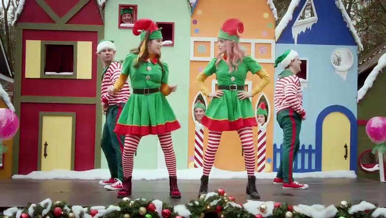 Comme Cendrillon 5 : Un conte de Noël Bande-annonce (EN)