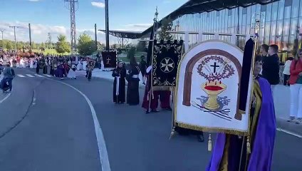Vídeo | Así se preparan papones y pasos antes de la procesión