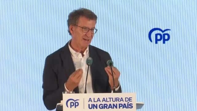 Feijóo dice que acusar al PP de querer bajar los impuestos a los ricos es una broma de mal gusto
