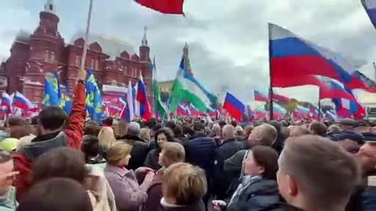Putin supporters back _referendums_ to annex east Ukraine - BBC News(360P)