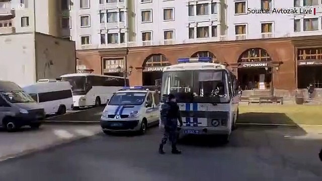 Russian detainees expose Moscow police officer who tortured them - BBC News(360P)