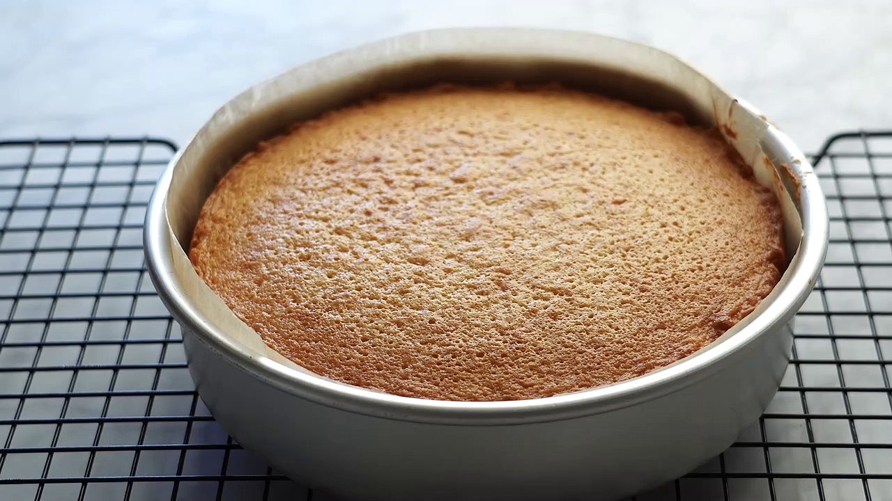 أنجح وصفة كيكة ڤانيليا هتجربوها. أسهل وألذ كيك سادة للشاي أو لتحضير التورتات --(2K_HD)