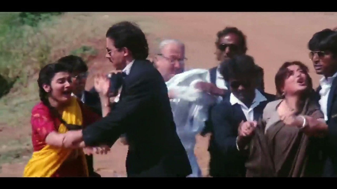 Saif Ali Khan and Akshay Kumar's Action Scene  Keemat  Raveena movie