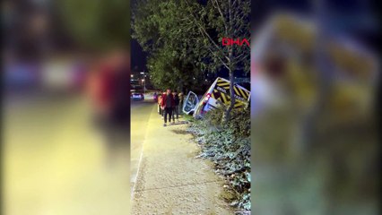 Arnavutköy’de kaza yapan servis aracı kaldırımda yürüyen öğrenciye çarptı