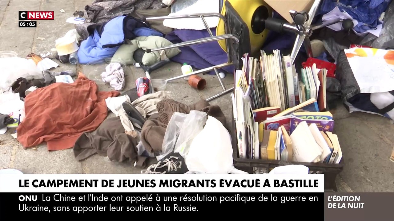 La préfecture de police de Paris démantèle le camp de migrants installé depuis mai dernier place de la Bastille en raison d'une épidémie de gale