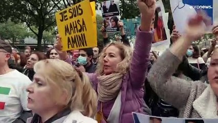 شاهد: المئات يتظاهرون في باريس تنديدا بالنظام الايراني