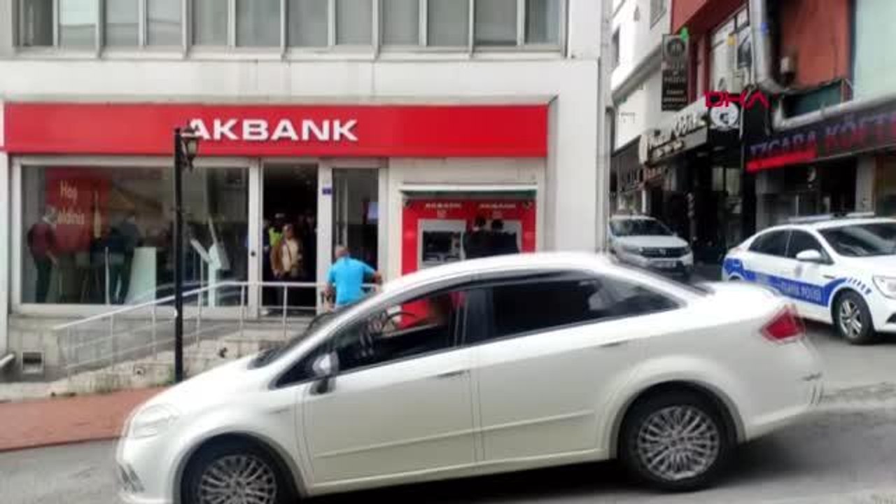 DOLANDIRILMAK ÜZERE OLAN KADINI GÜVENLİĞİN DİKKATİ KURTARDI