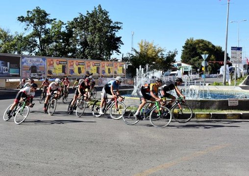 KIRIKKALE - Türkiye Bisiklet Şampiyonası 7. Etap Puanlı Yol Yarışları kriteryum etaplarıyla sürüyor