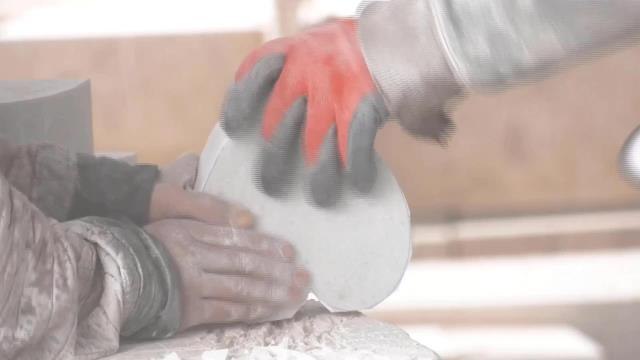 Ekonomik Kriz Mezar Ustalarını da Vurdu. Mezar Ustası: Vatandaşla Aramızda Dengeliyoruz. Kredi Kartına veya Elden Taksit Yapıyoruz