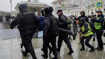 1 dead, more than 730 detained in anti-mobilisation protests across Russia