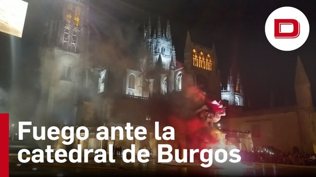 Queman una falla del Cid frente a la catedral de Burgos