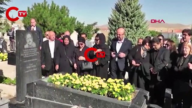 'Bozkırın Tezenesi' Neşet Ertaş, mezarı başında anıldı