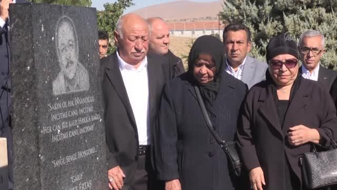 "Bozkırın Tezenesi" Neşet Ertaş mezarı başında anıldı