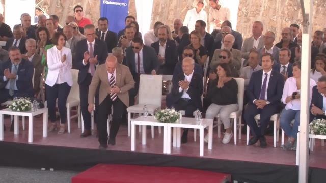 İzmir haber | İzmir'in En Büyük Kentsel Dönüşüm Alanında Temel Atıldı... Başkan Soyer: Vatandaşlarımız Depreme Dayanıklı ve Sağlıklı Konutlara Kavuşacak