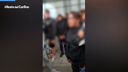 Baby gang al Gran Reno, salta sulla gazzella dei carabinieri a 15 anni. Il video