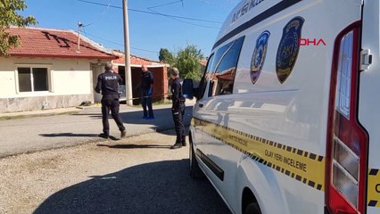 Akrabalarının evini basan baba ve çocukları 2 kişiyi öldürdü